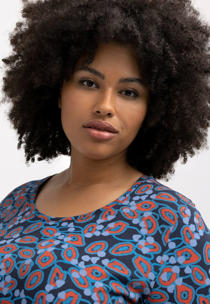 Ulla Popken PRINT - T-Shirt Print - Navy Blue Multi