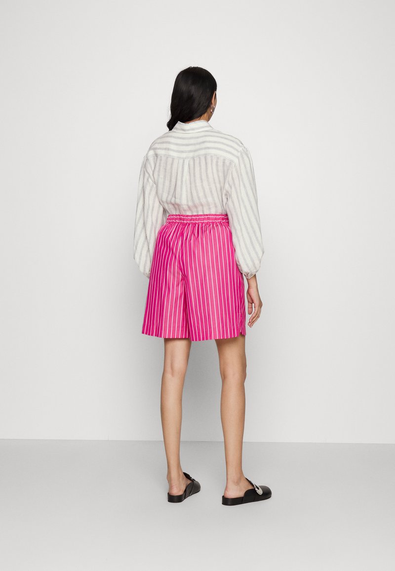 Max Mara Leisure VEZZO - Shorts - Fuxia