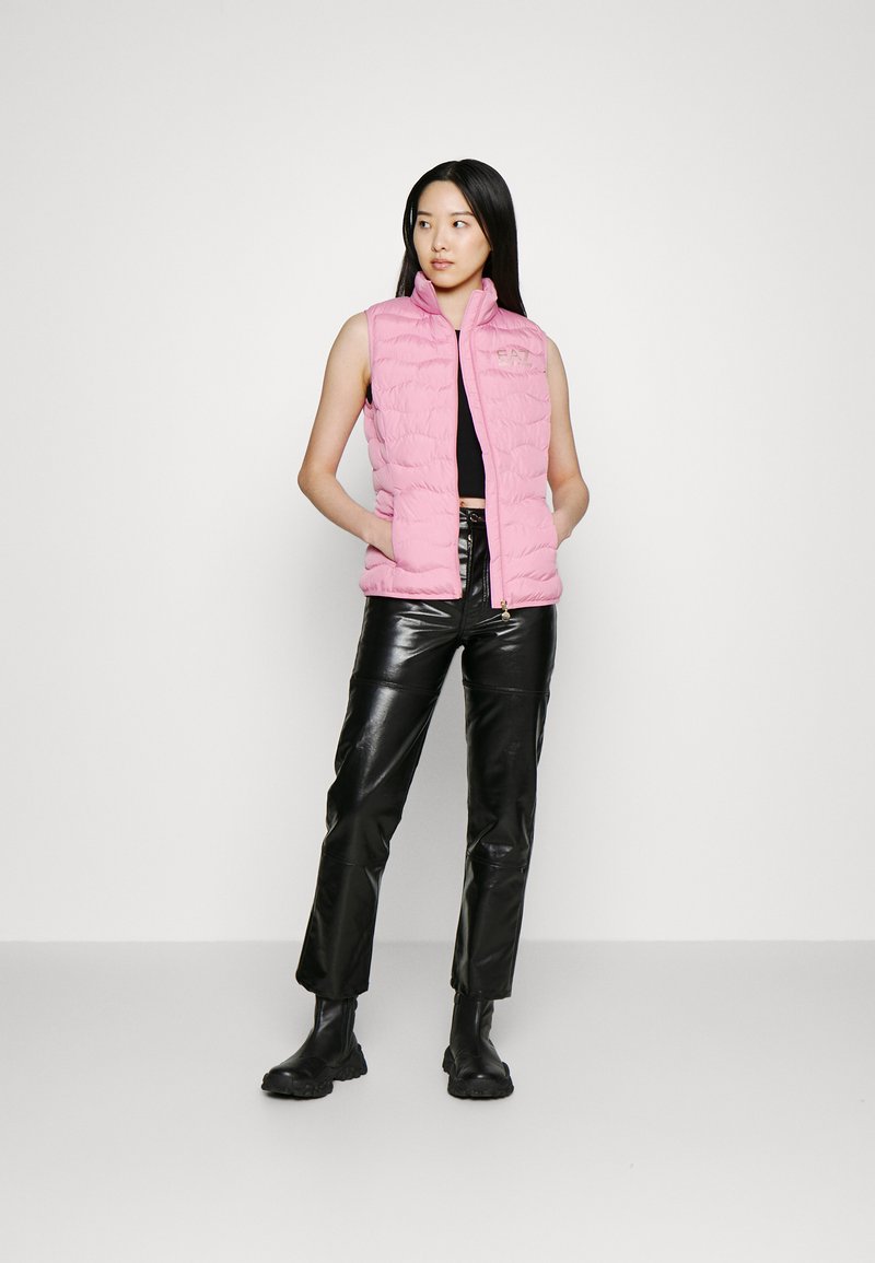 EA7 Emporio Armani JACKET - Weste - Pink/gold