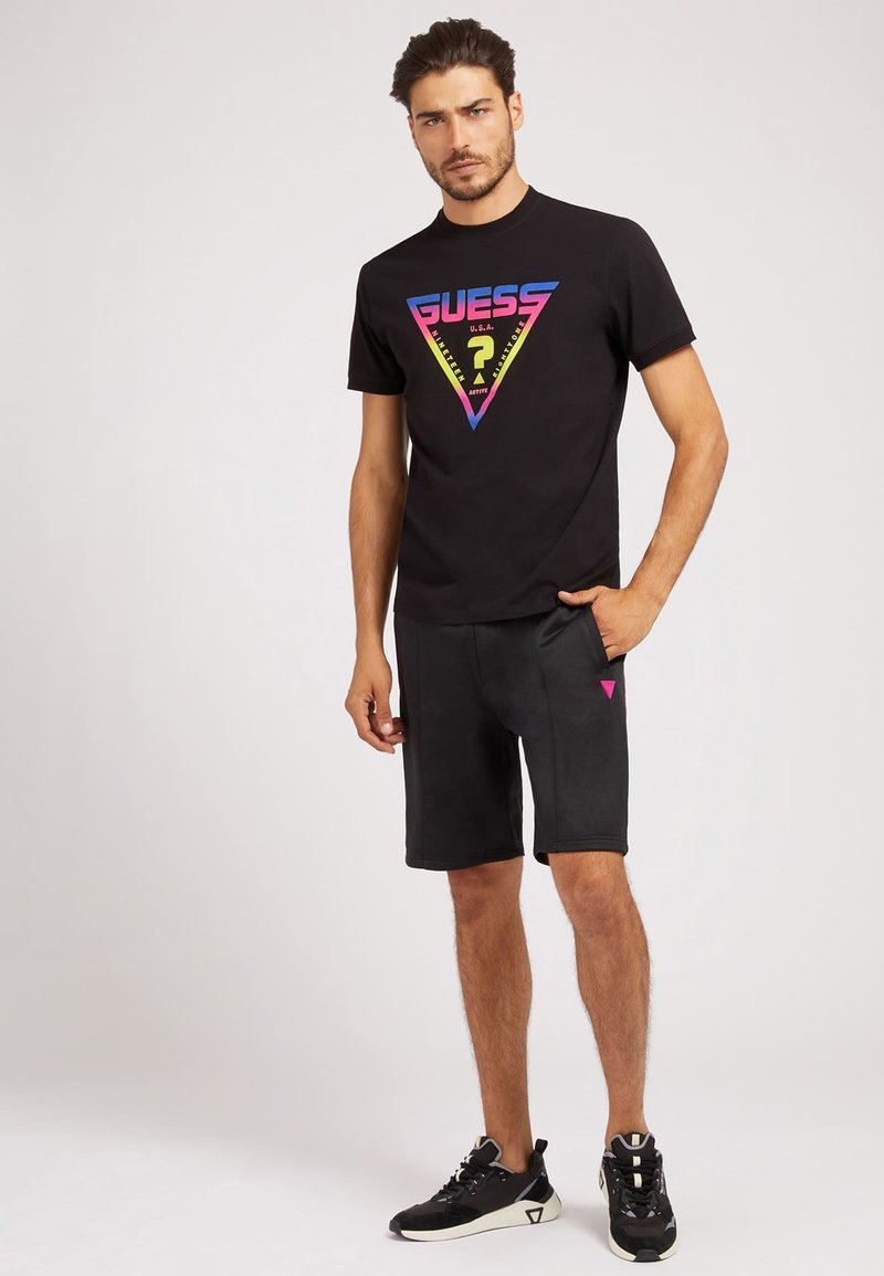 Guess LOGO AUF DER RUCKSEITE - Shorts - Schwarz
