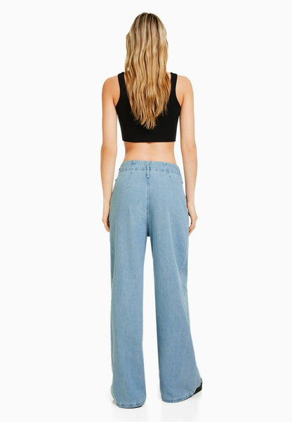 BERSHKA WIDE PLEATED - Flared Jeans - Light Blue Denim
