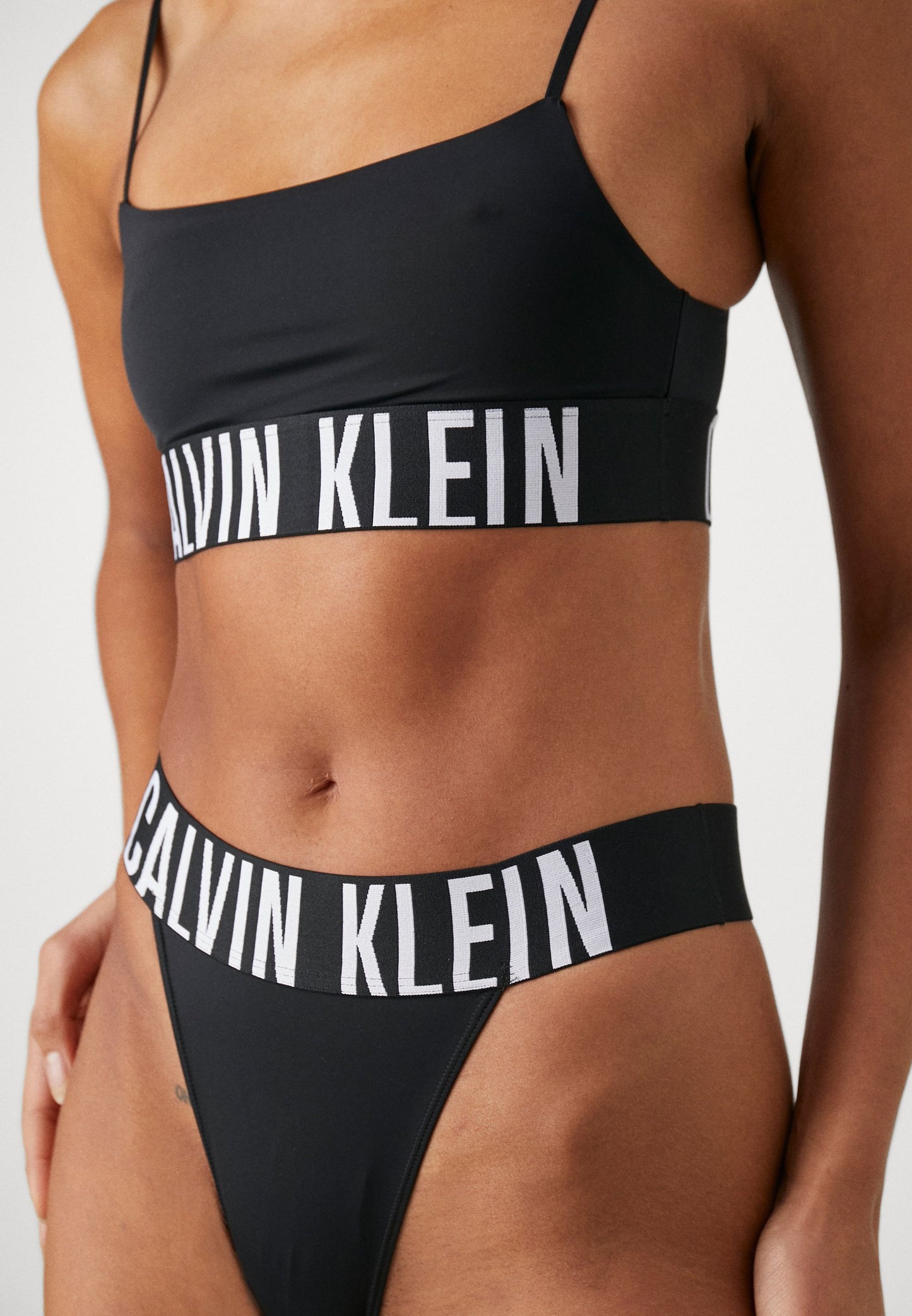 CALVIN KLEIN UNDERWEAR HIGH LEG THONG INTENSE POWER - Thong - Black