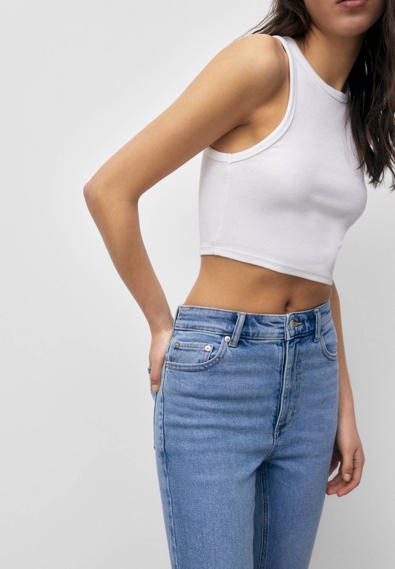 PULL & BEAR HIGH WAIST MOM - Jeans Slim Fit - Stone Blue Denim