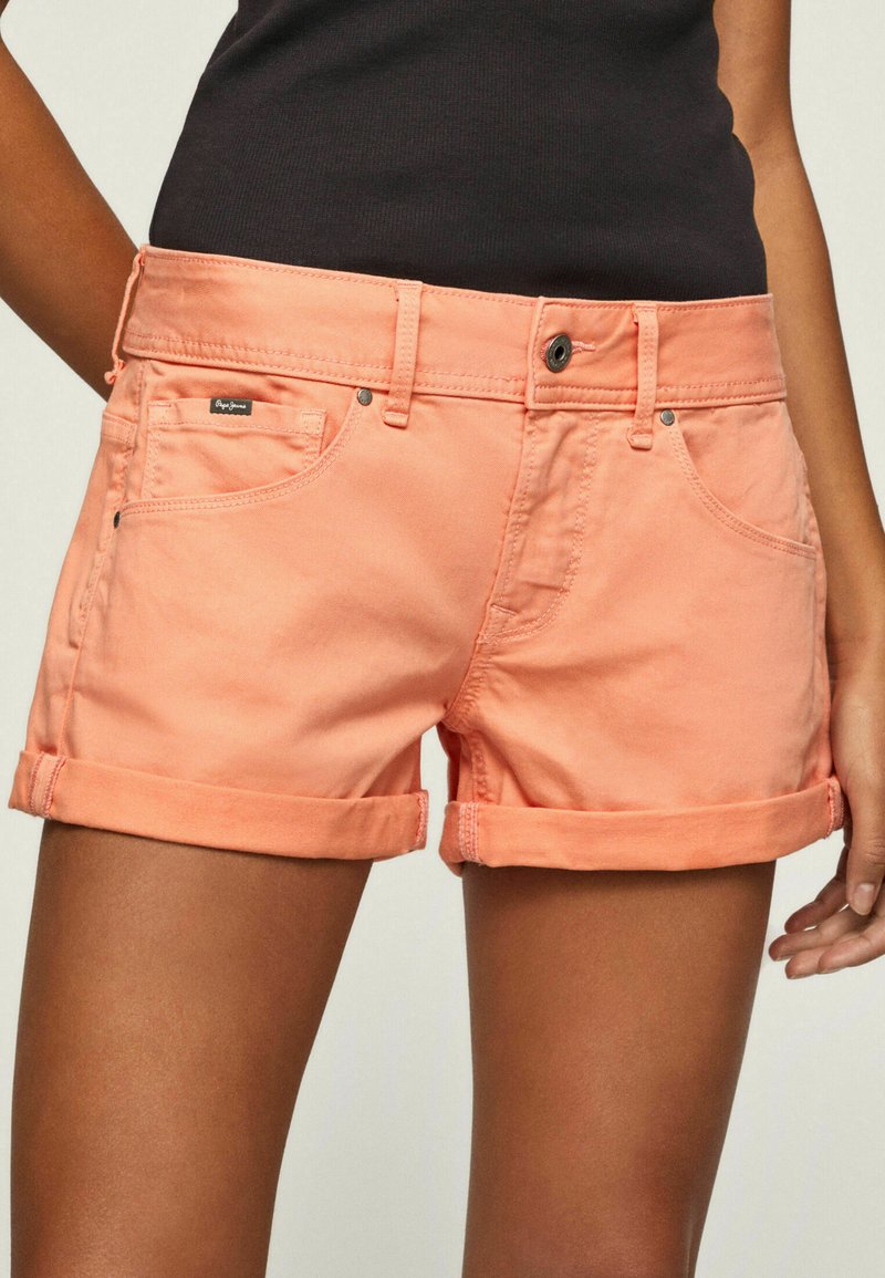 Pepe Jeans SIOUXIE - Shorts - Peach