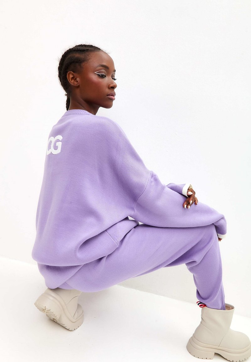  OVERSIZED JOGGER SET - Jogginghose - Lilac