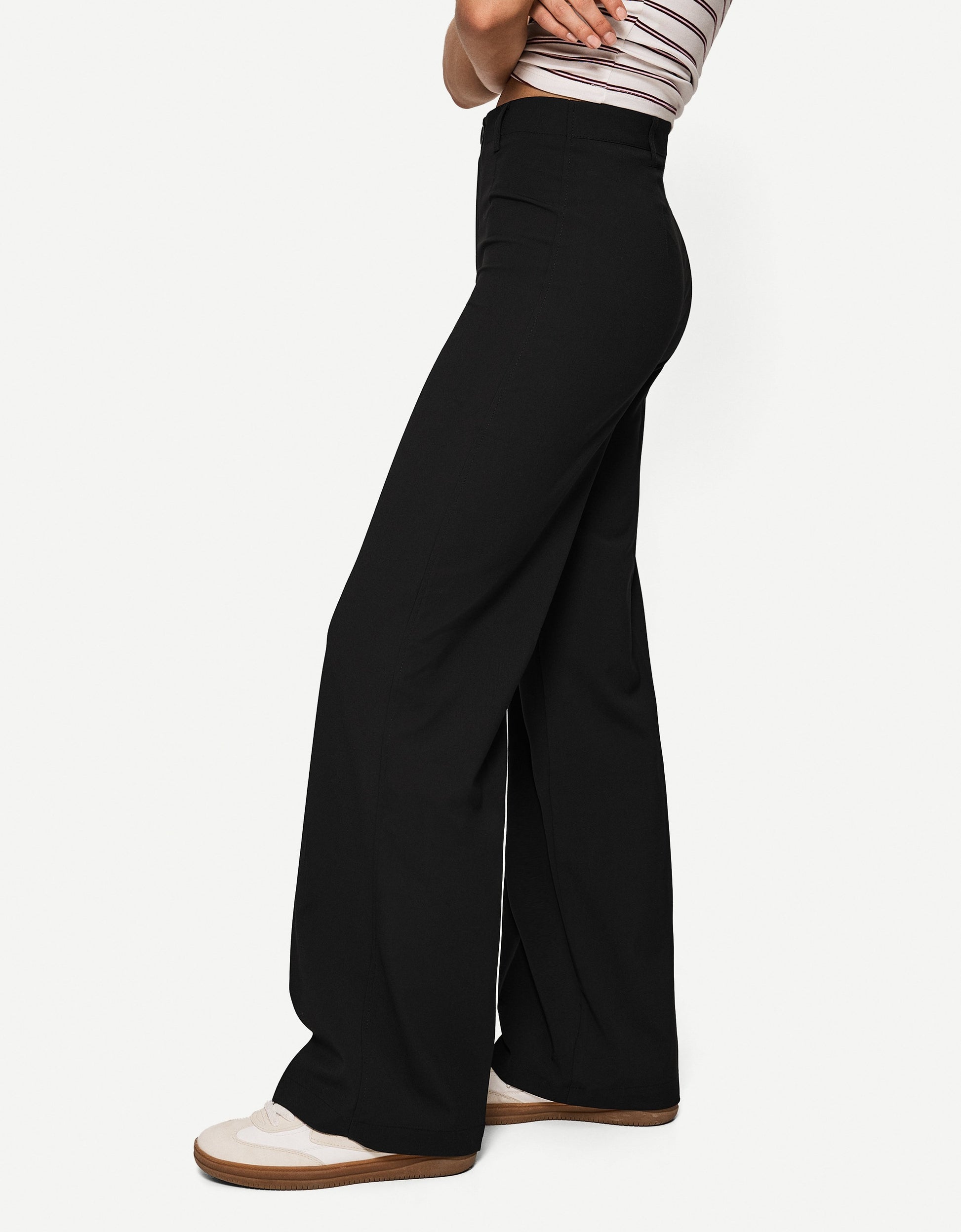 BERSHKA WIDE-LEG TAILORED - Trousers - Black