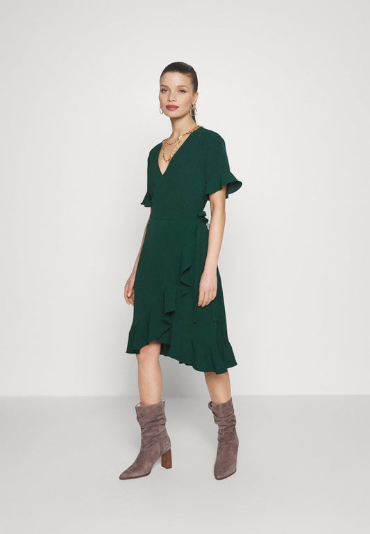 ONLY Petite ONLMETTE SWRAP FRILL DRESS - Freizeitkleid - Ponderosa Pine