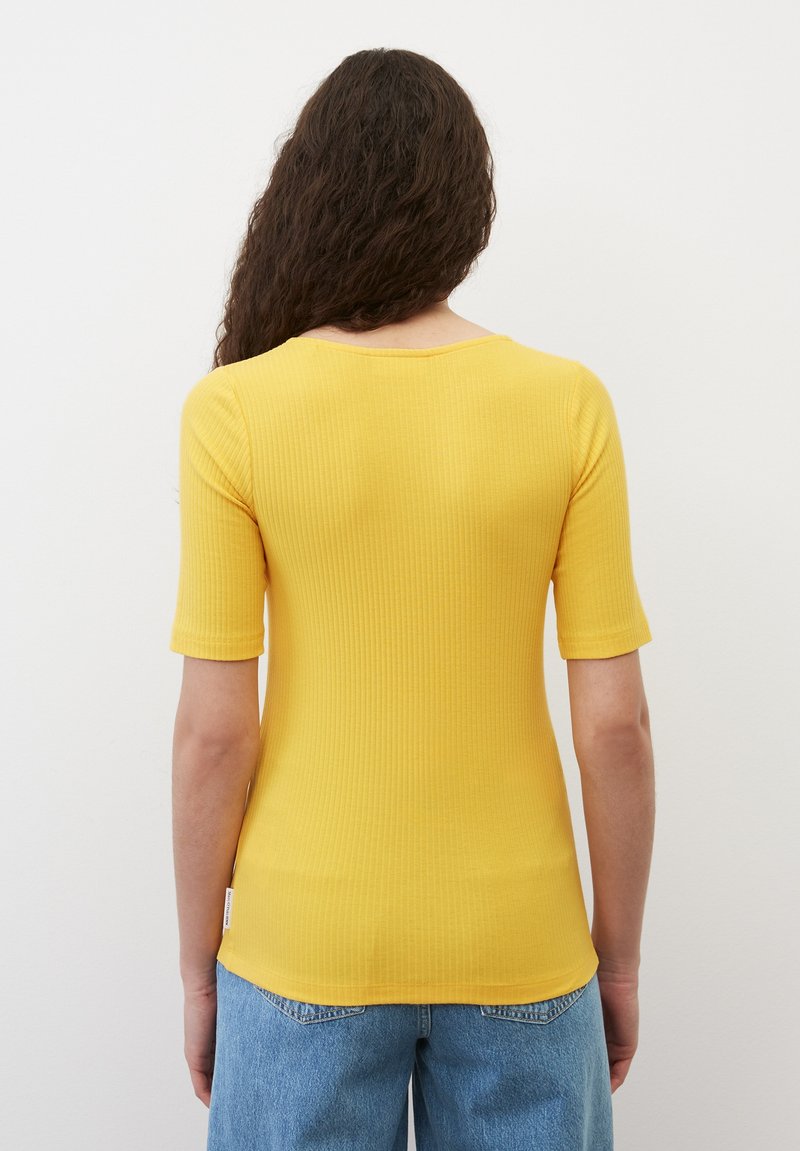 Marc O'Polo DENIM MODERN HALFSLEEVE SQUARE NECKLINE - T-Shirt Basic - Cream Gold