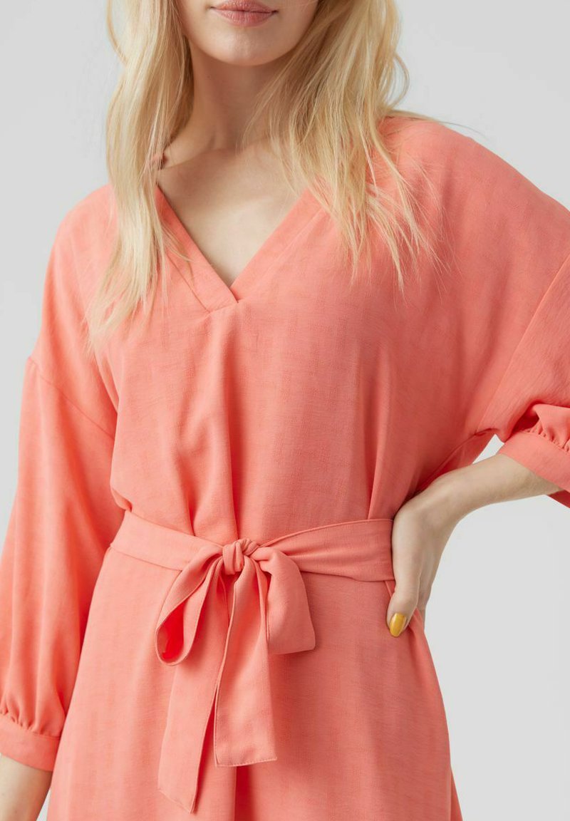 Vero Moda Freizeitkleid - Georgia Peach