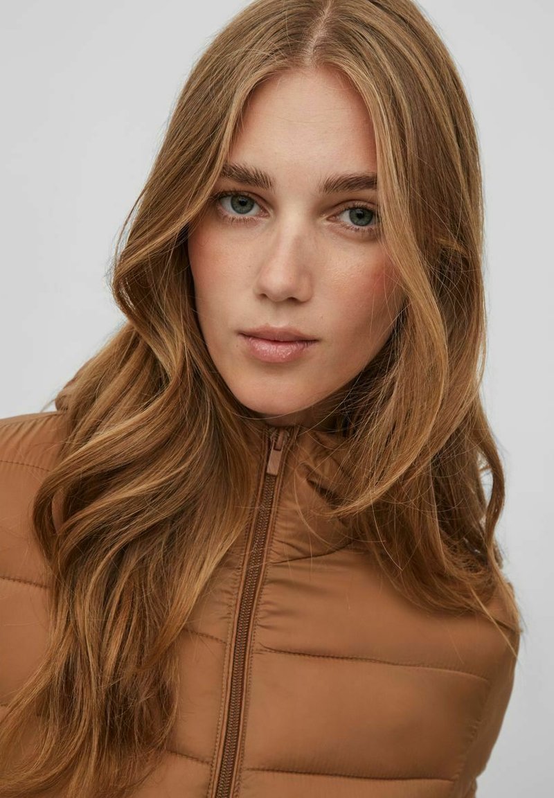 Vila VISIBIRIA NEW QUILTED HOOD JACKET - Übergangsjacke - Toasted Coconut