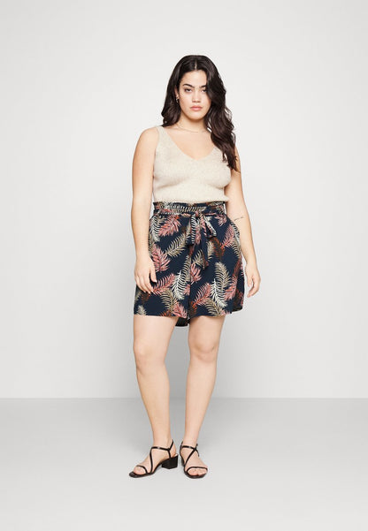 Vero Moda Curve VMEASY LONG SHORTS - Shorts - Navy Blazer/new Tropical