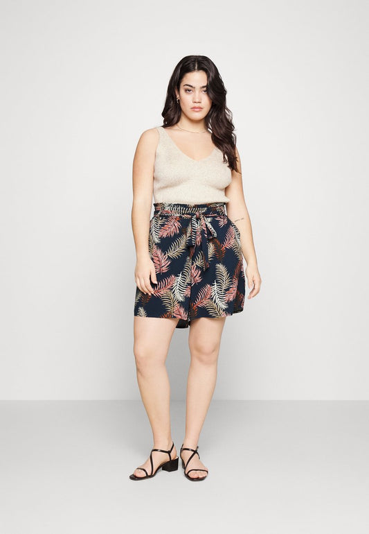 Vero Moda Curve VMEASY LONG SHORTS - Shorts - Navy Blazer/new Tropical