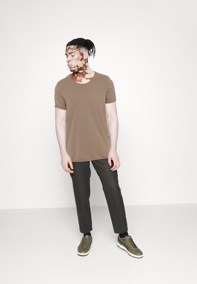 Selected Homme SLHTEX O NECK TEE - T-Shirt Basic - Chinchilla