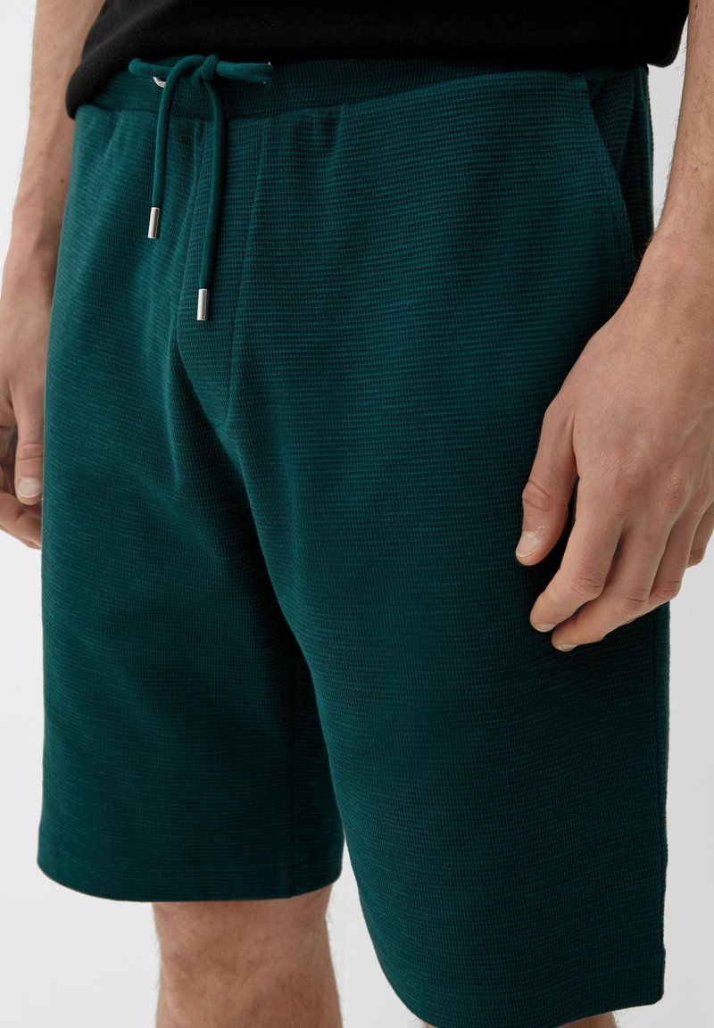 S.Oliver MIT WAFFEL STRUKTUR - Shorts - Tannengrün