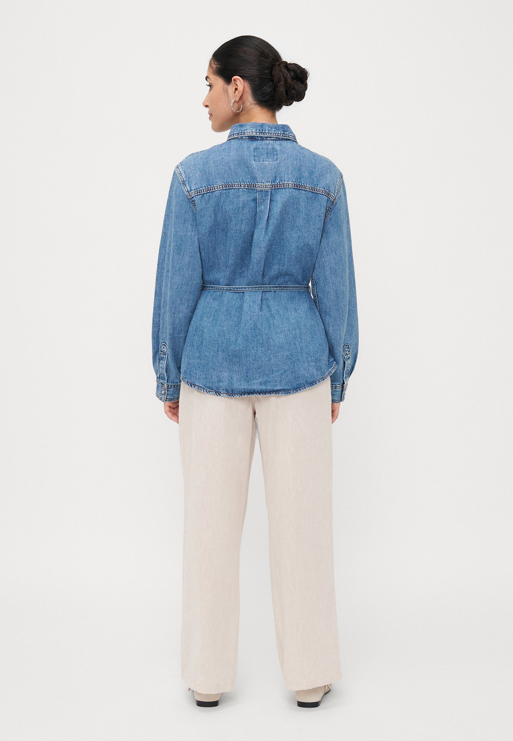 ONLY Petite ONLKOKO SEGVIGNY BELT SHIRT - Button-down Blouse - Medium Blue Denim