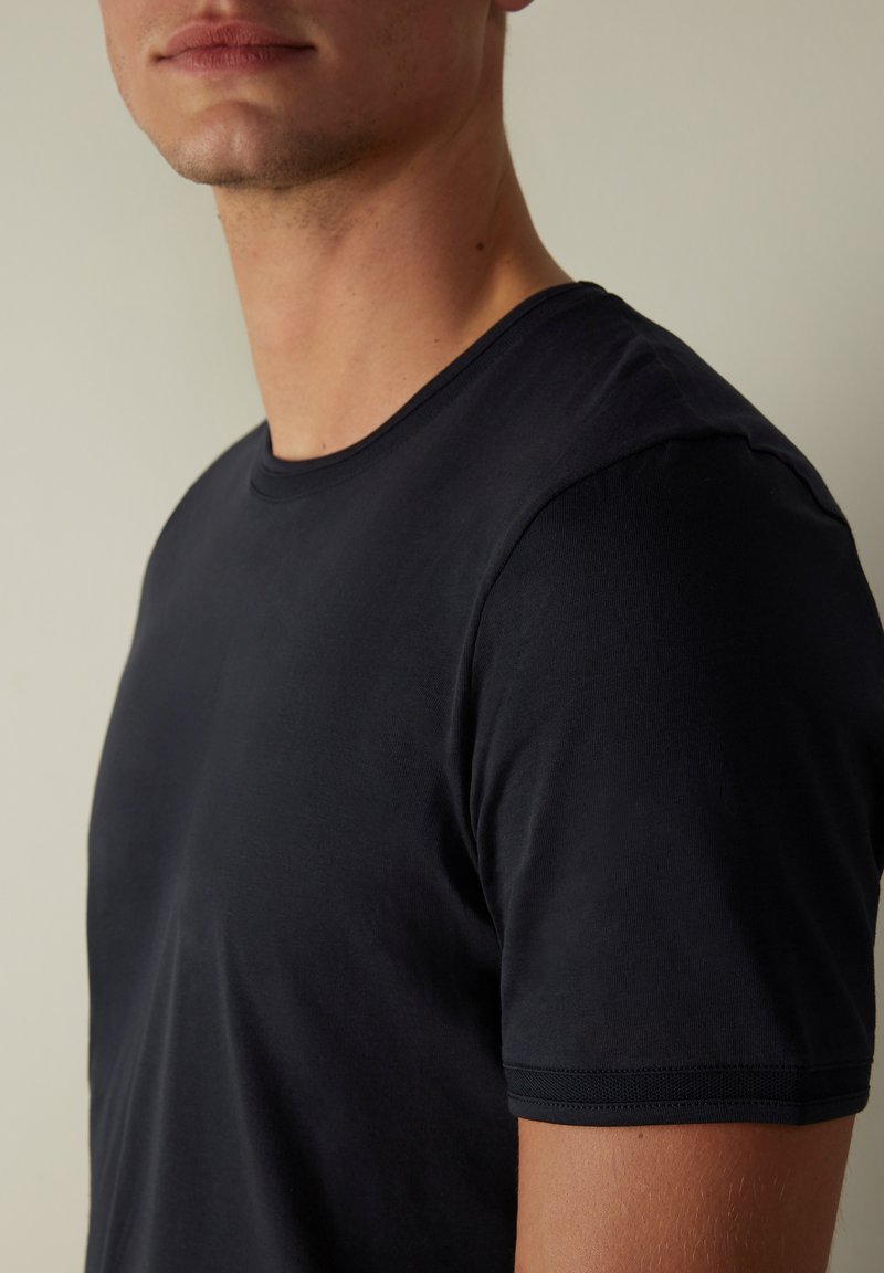 Intimissimi KURZER PYJAMA AUS SUPIMA-BAUMWOLLE BASIC - Pyjama - Blu Notte