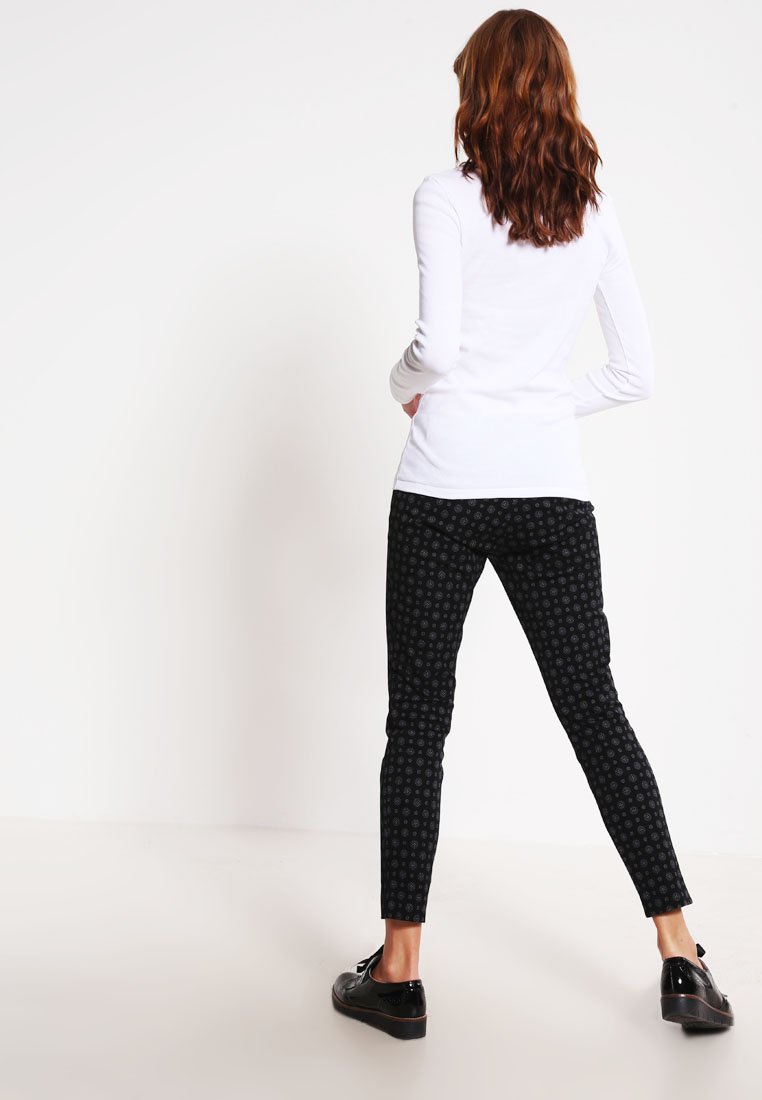 PETIT BATEAU Langarmshirt - Ecume