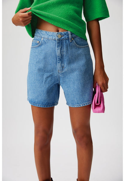 Gestuz DENAGZ HW - Jeans Shorts - Washed Mid Blue