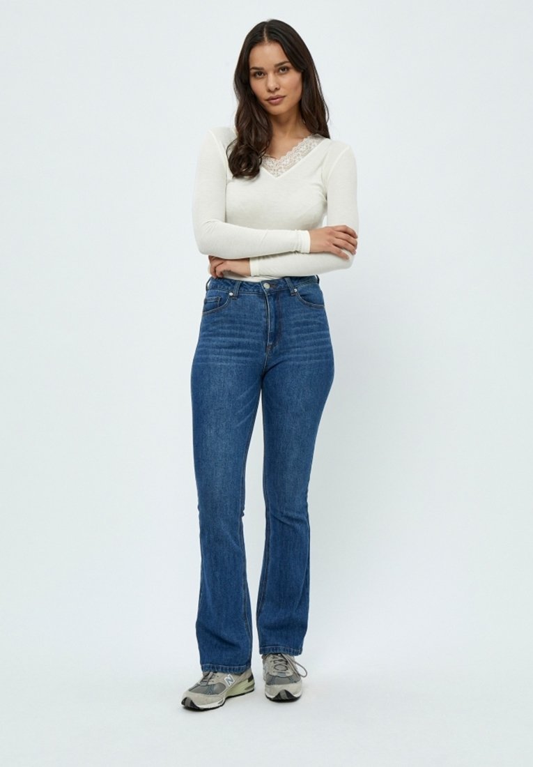 Peppercorn ROSALINDA V NECK - Langarmshirt - Gardenia