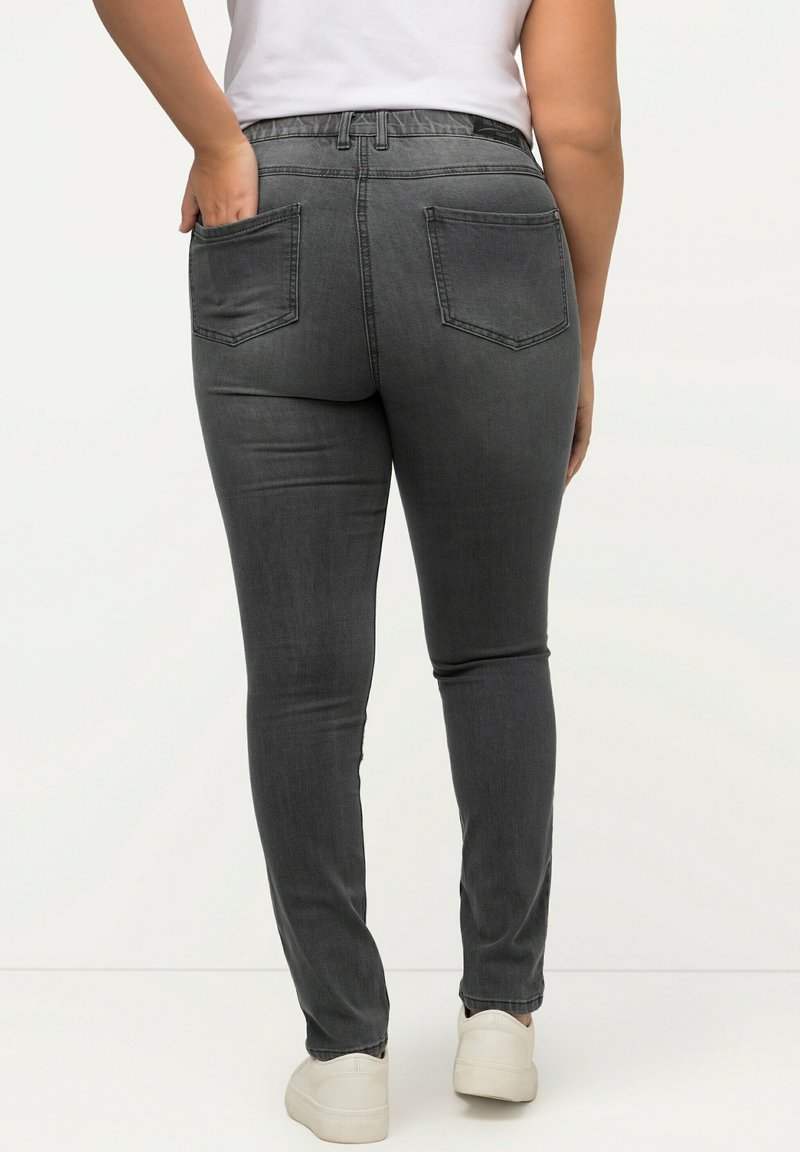 Ulla Popken GROSSE GRÖSSEN SARAH, 5-POCKET, HIG - Jeans Slim Fit - Grey Denim