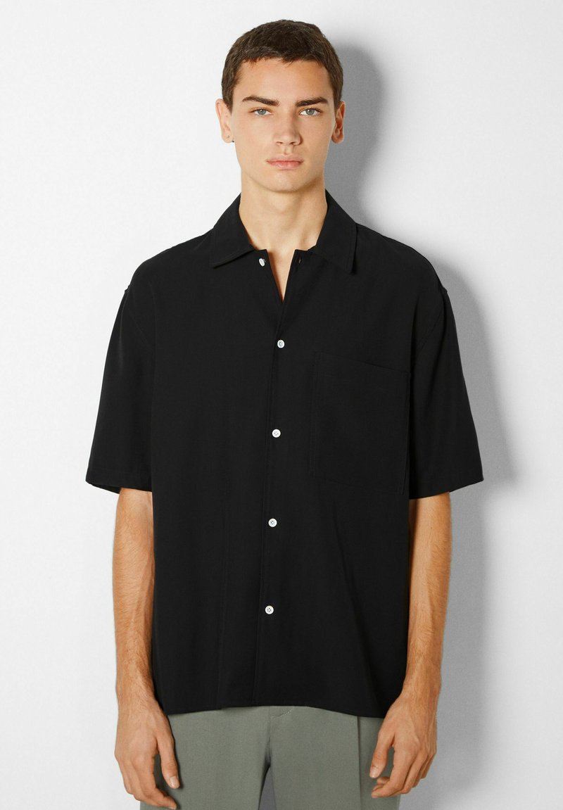 BERSHKA RELAXED FIT - Hemd - Black
