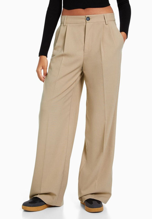 BERSHKA DAD FIT - Stoffhose - Camel