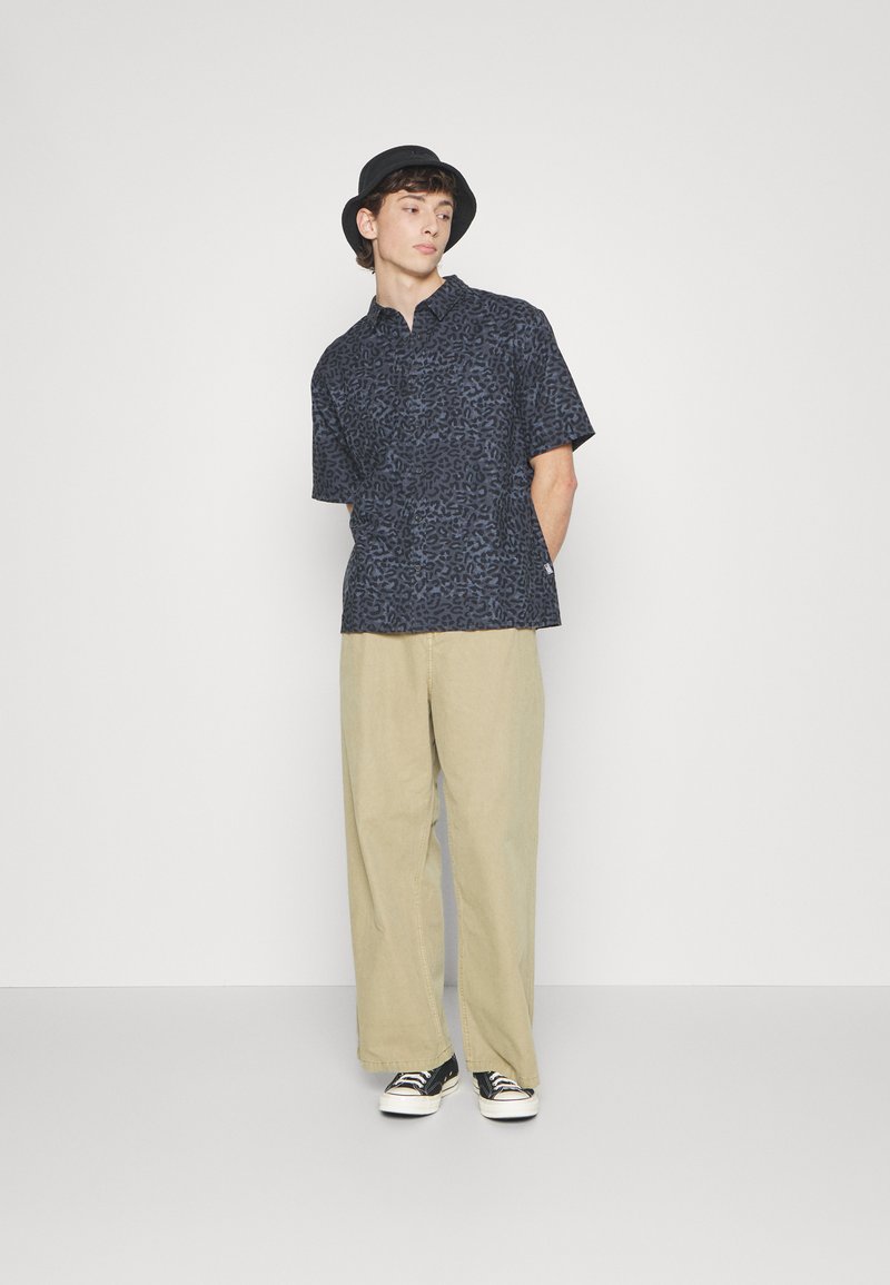 Quiksilver AUTHENTIC INFLUENCED - Hemd - Tarmac Saturn