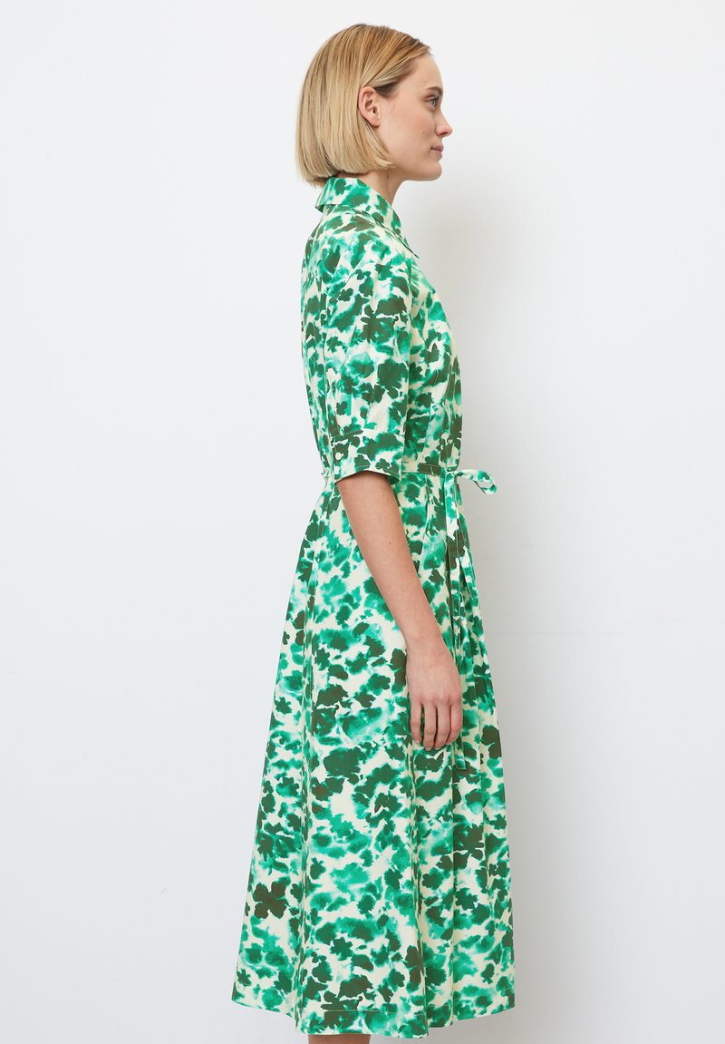 Marc O'Polo STYLE BELTED WAIST PLEATS DETAILS - Blusenkleid - Multi