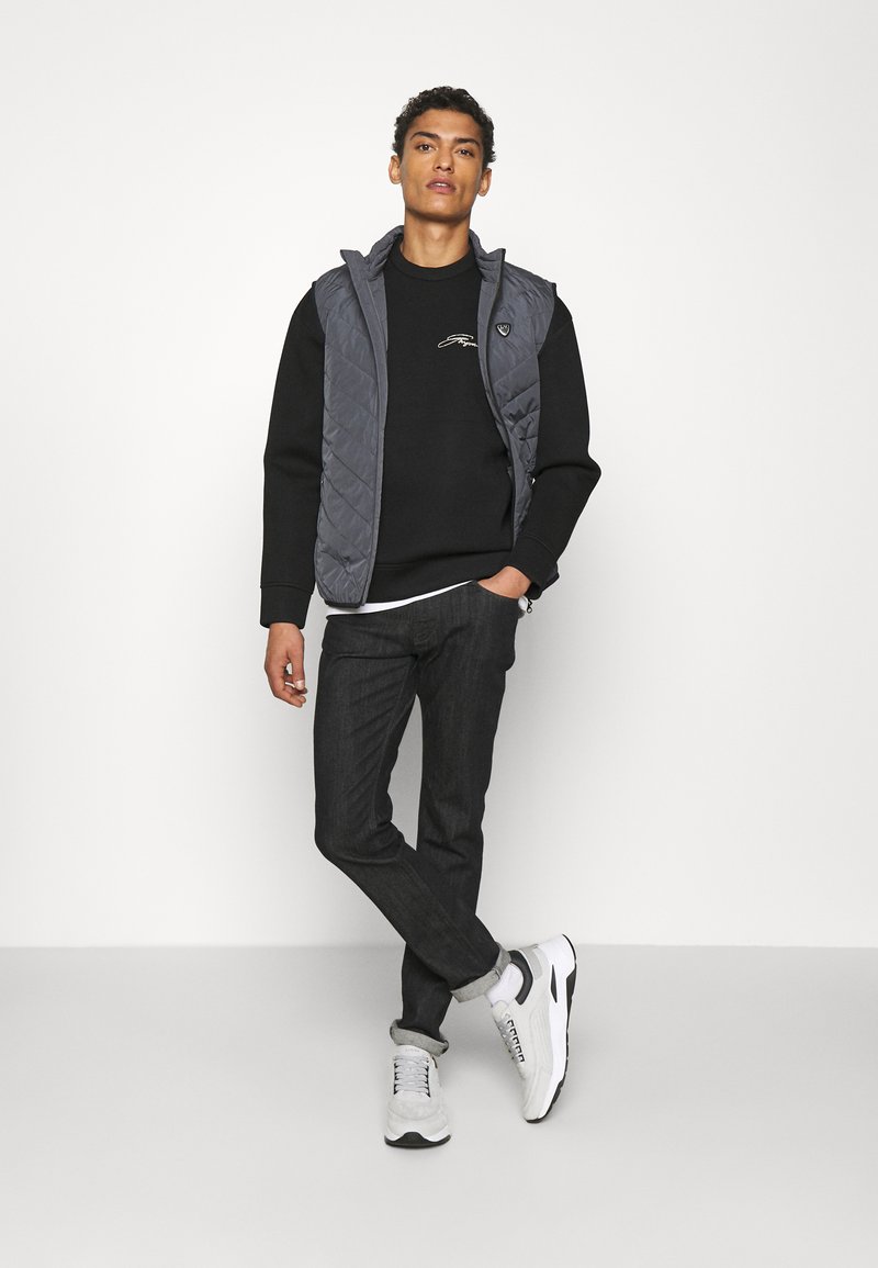 Emporio Armani Jeans Slim Fit - Denim Nero