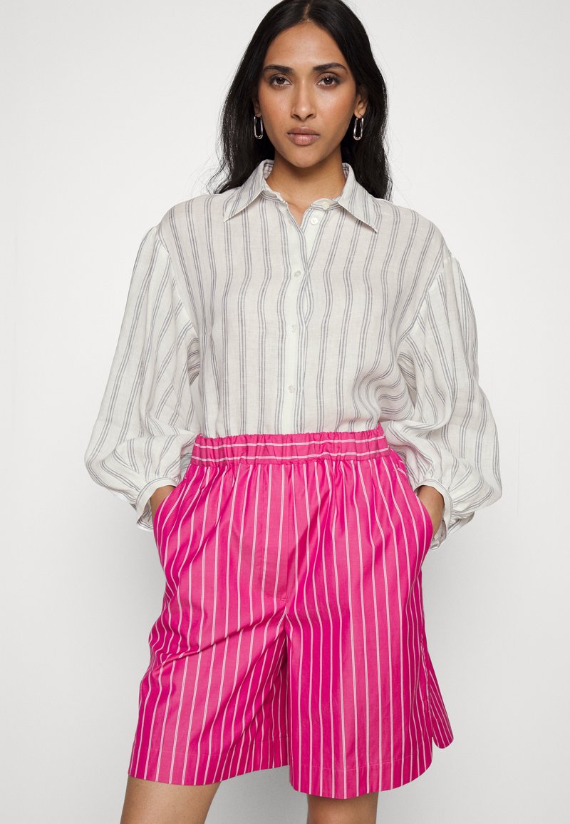 Max Mara Leisure VEZZO - Shorts - Fuxia
