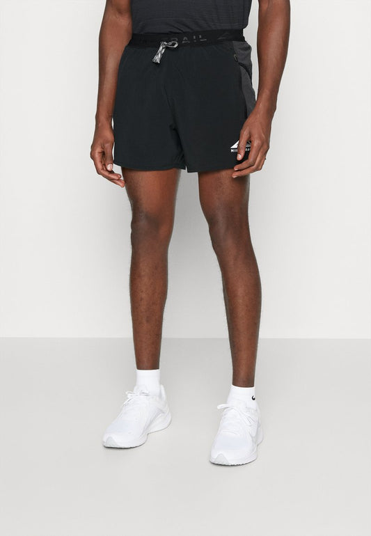 Nike Performance TRAIL - Kurze Sporthose - Black/smoke Grey/white