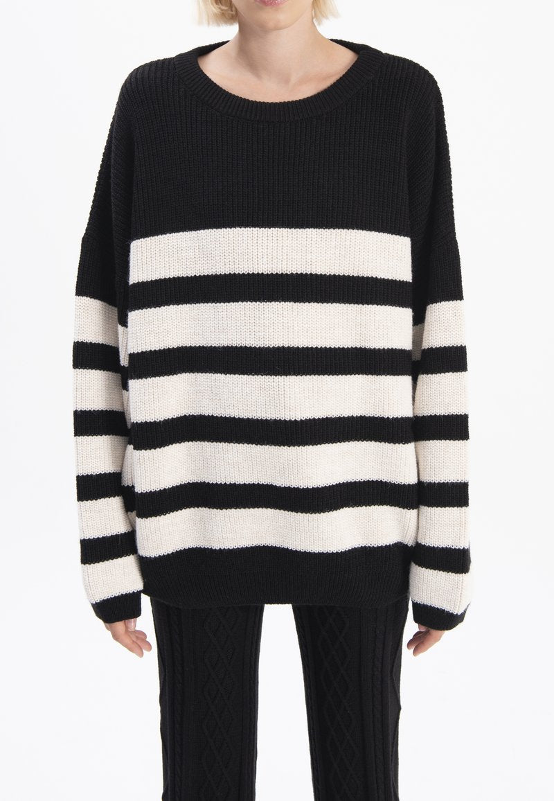  STELLA - Strickpullover - Black