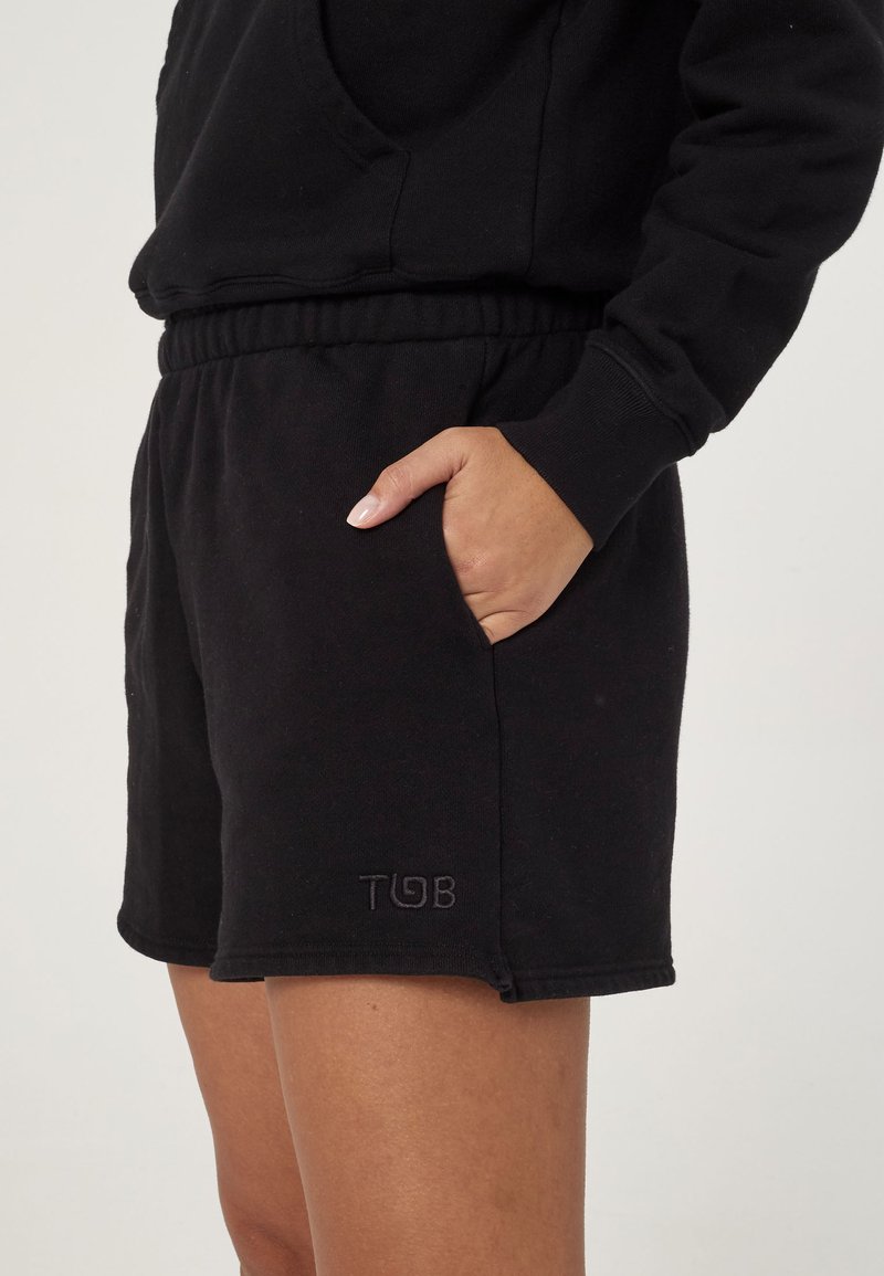 Shorts - Black