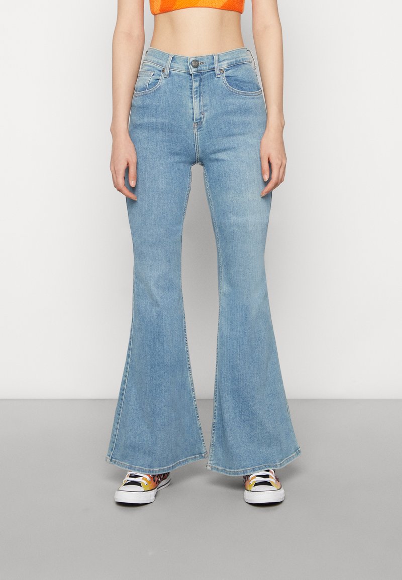 Lee FOREVERFIT FLARE - Flared Jeans - Winter Sun