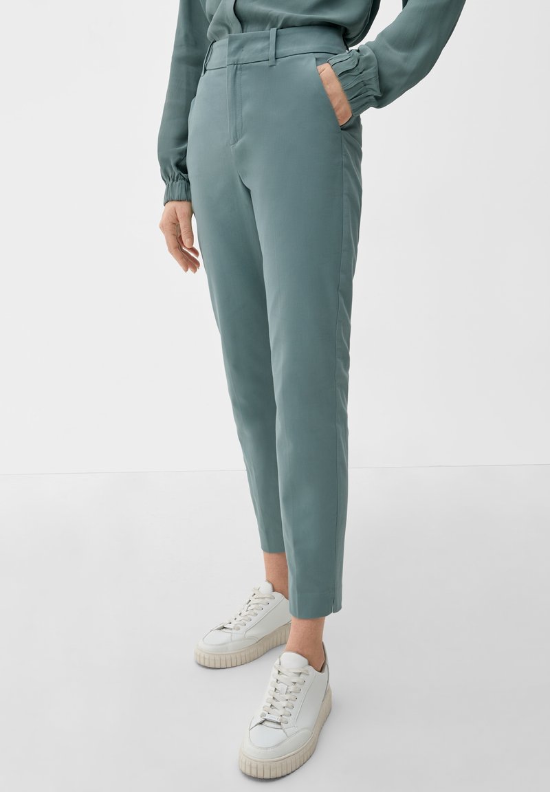 S.Oliver REGULAR MET TAPERED LEG - Chino - Helles Petrol