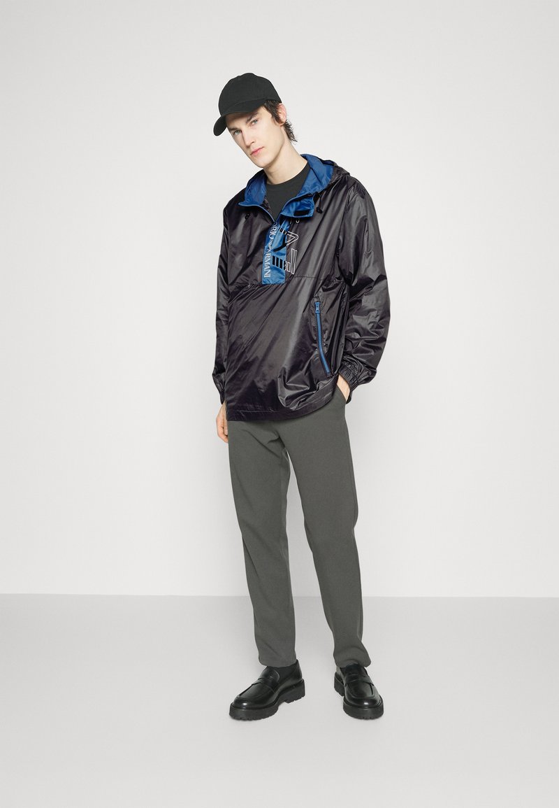 EA7 Emporio Armani Windbreaker - Black