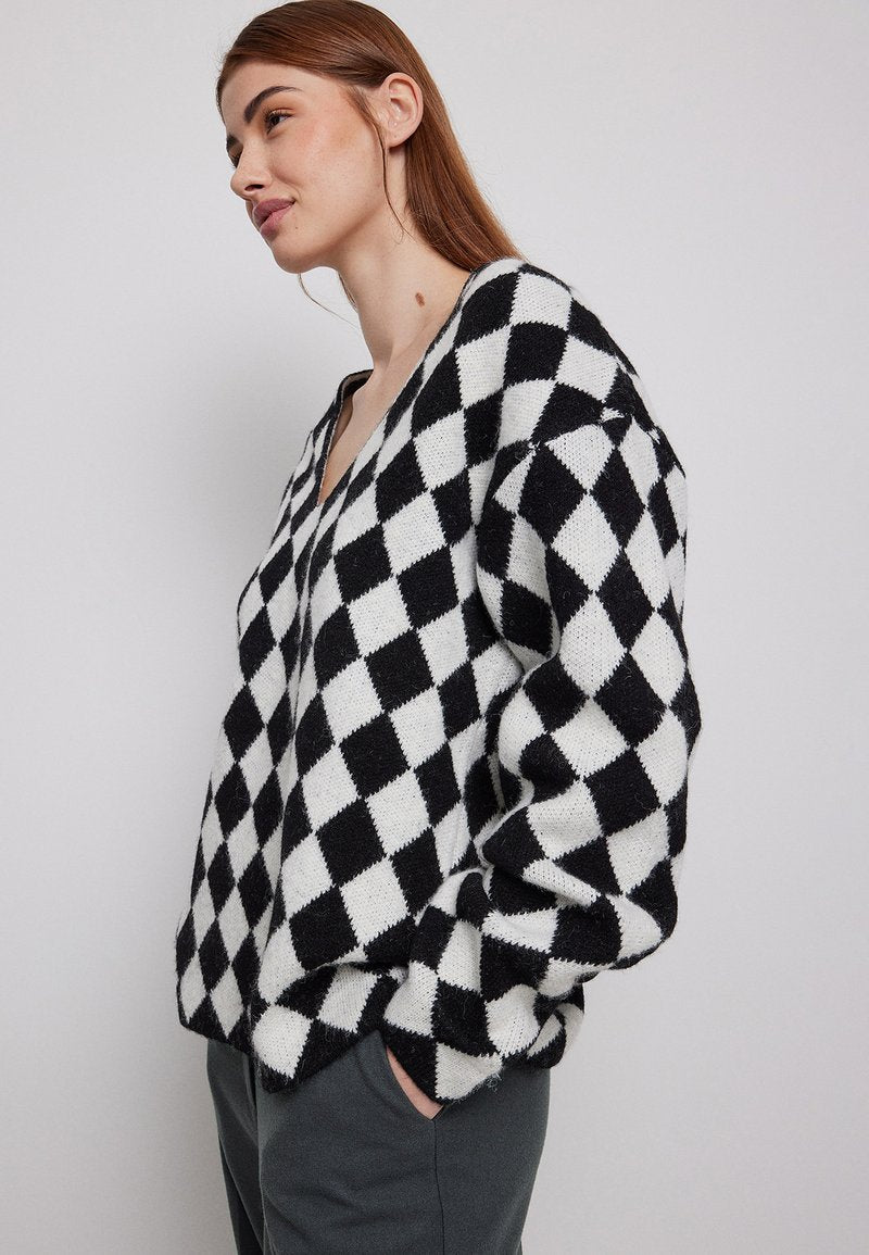 NA-KD OVERSIZED V NECK JUMPER - Strickpullover - Black/off White