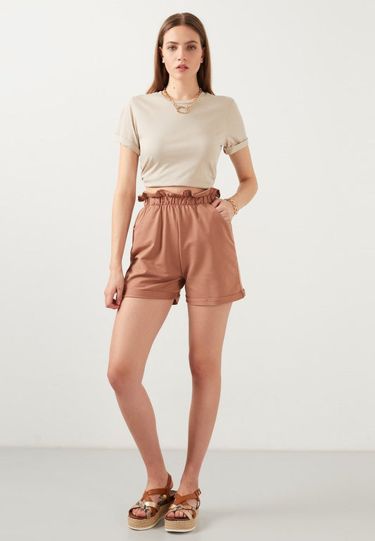LELA SLIM FIT - Shorts - Biscuit Color