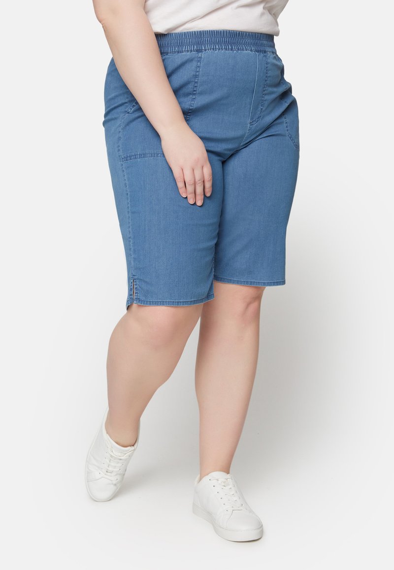  CASUAL - Jeans Shorts - Medium Blue Denim