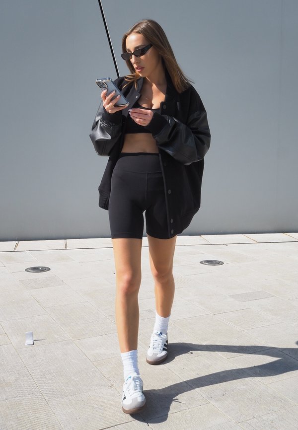 Gina Tricot SAMANTHA BIKER PANTS - Shorts - Black