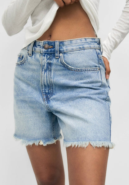 PULL & BEAR BERMUDA - Jeans Shorts - Light Blue Denim