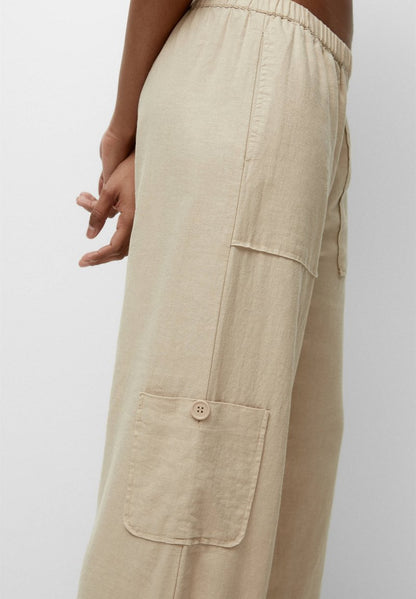 PULL & BEAR LOOSE-FITTING - Stoffhose - Beige