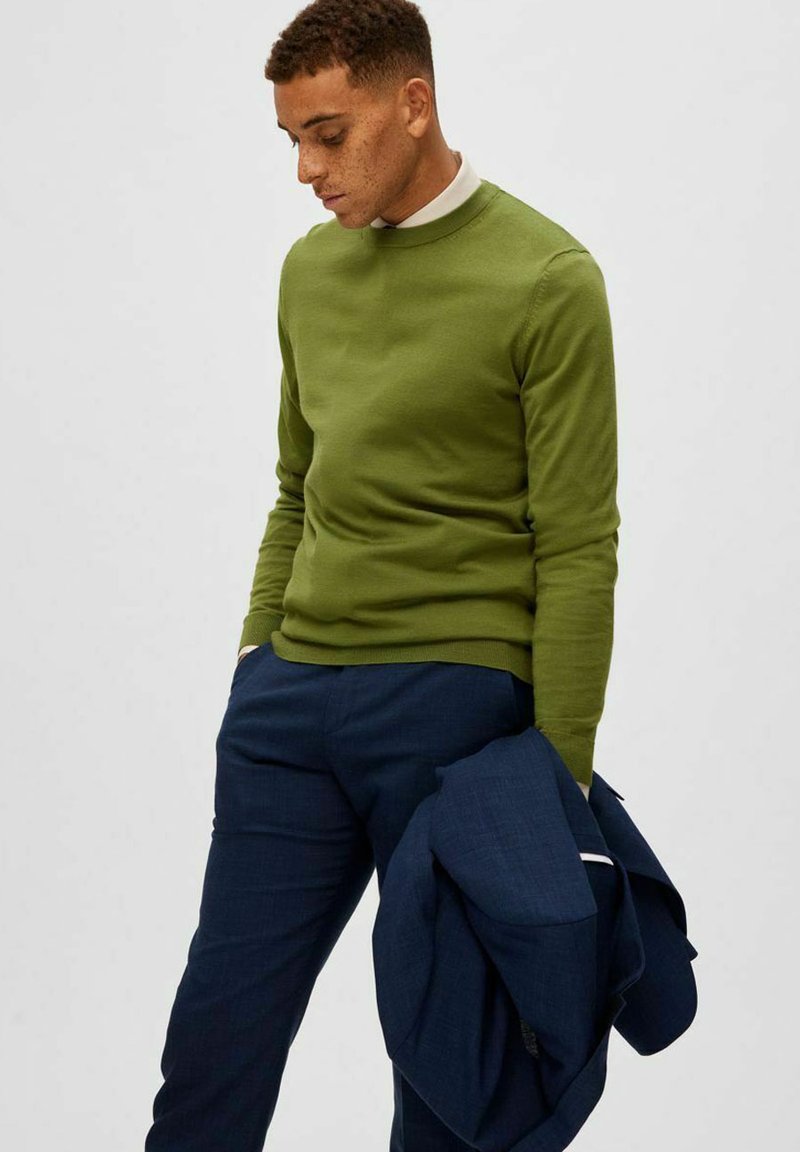 Selected Homme SLHTOWN MAX CREW NECK B NOOS - Strickpullover - Olive Branch