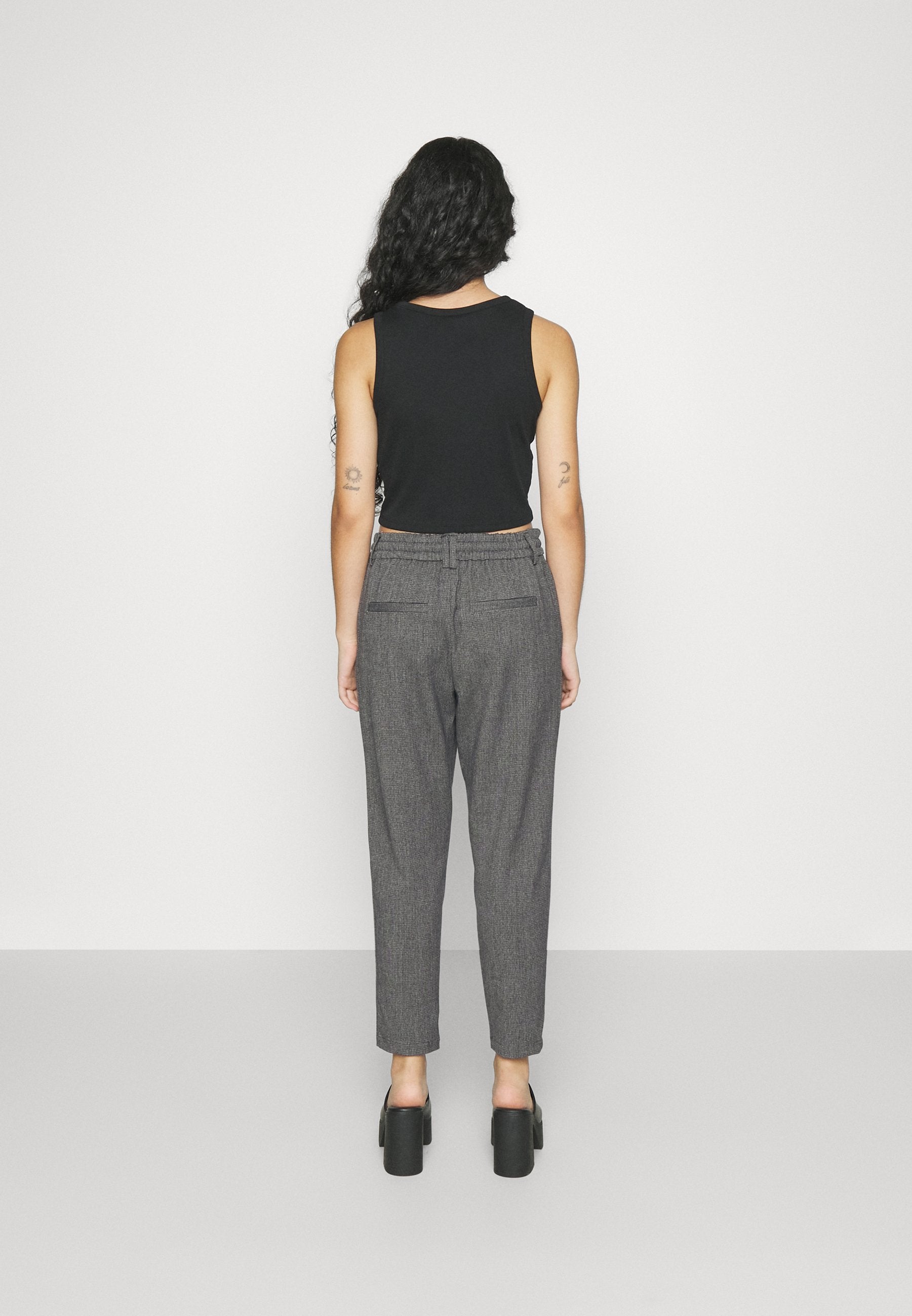 ONLY Petite ONLPOPTRASH ELISE EASY PAN - Trousers - Dark Grey Melange