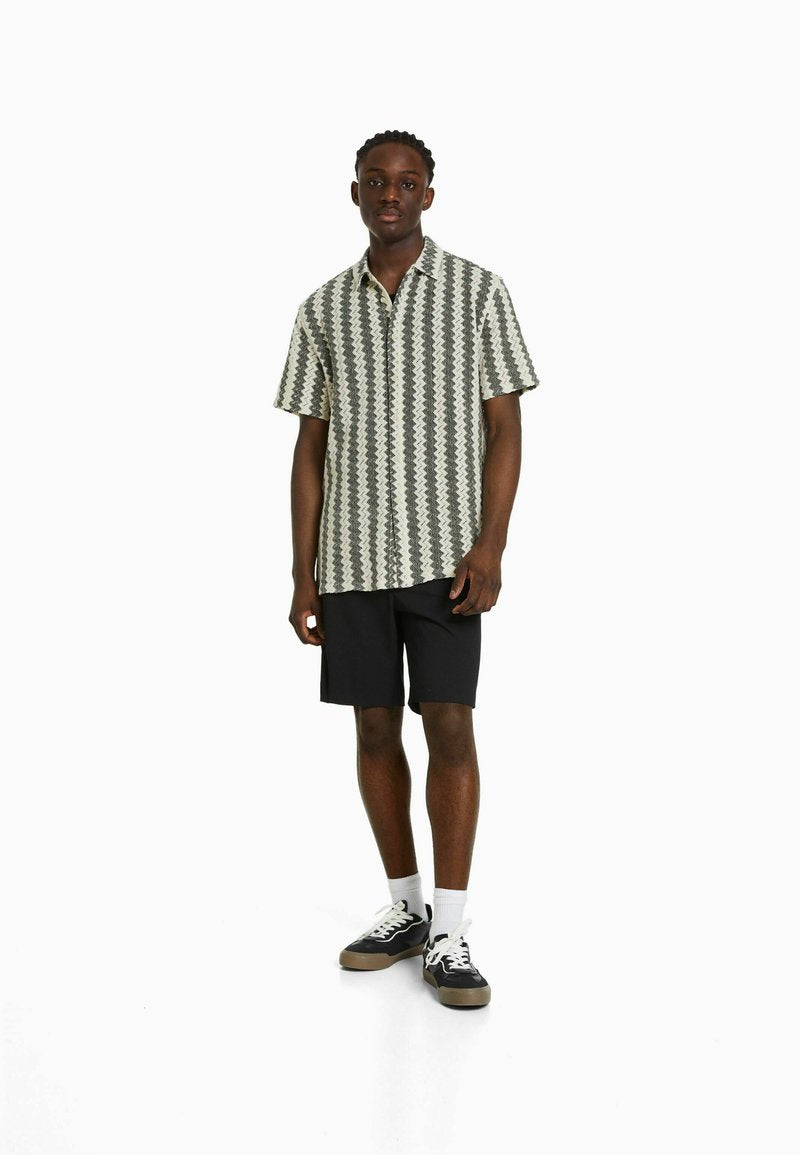 BERSHKA OPEN KNIT SHORT SLEEVE - Hemd - Sand