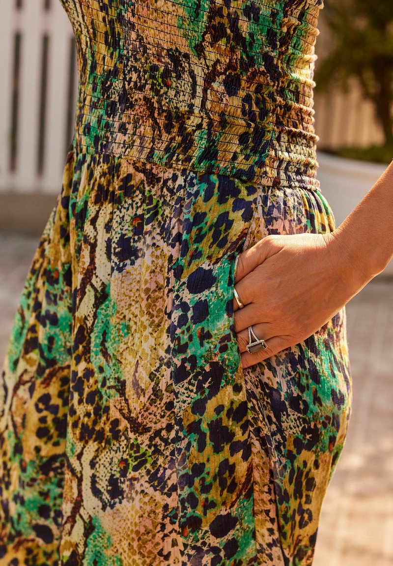  HALTER BANDEAU - Jumpsuit - Green Snake Print