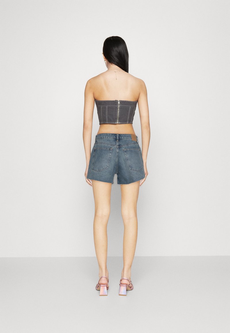 WEEKDAY SWIFT - Jeans Shorts - Blue Medium Dusty