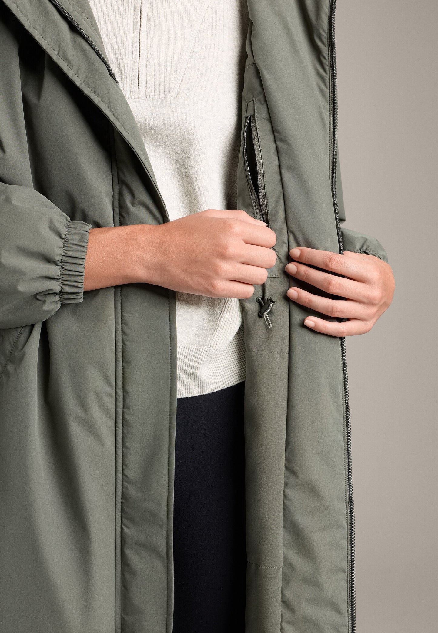 Oysho FELLEX® AEROGEL 10K WATERPROOF LONG PADDED - Waterproof Jacket - Dark Green