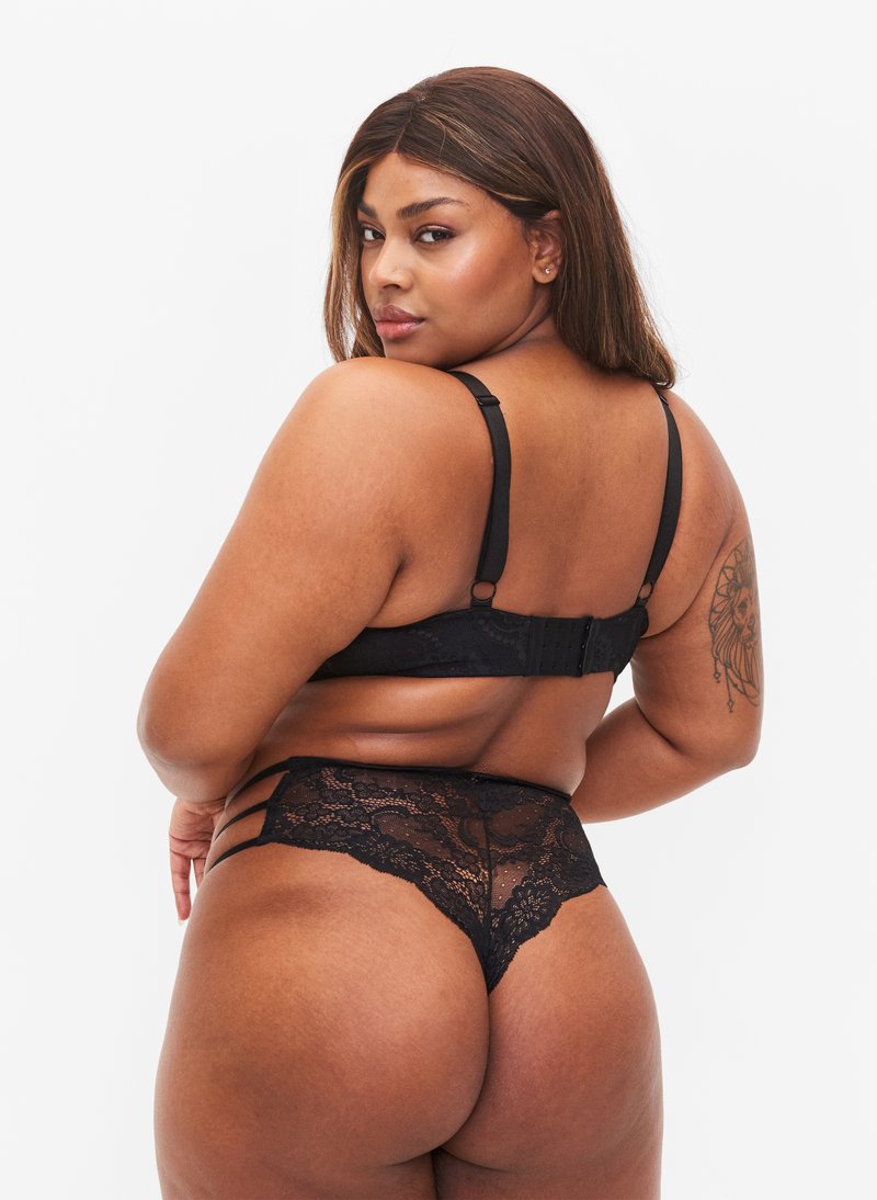  BRAZILIAN - String - Black