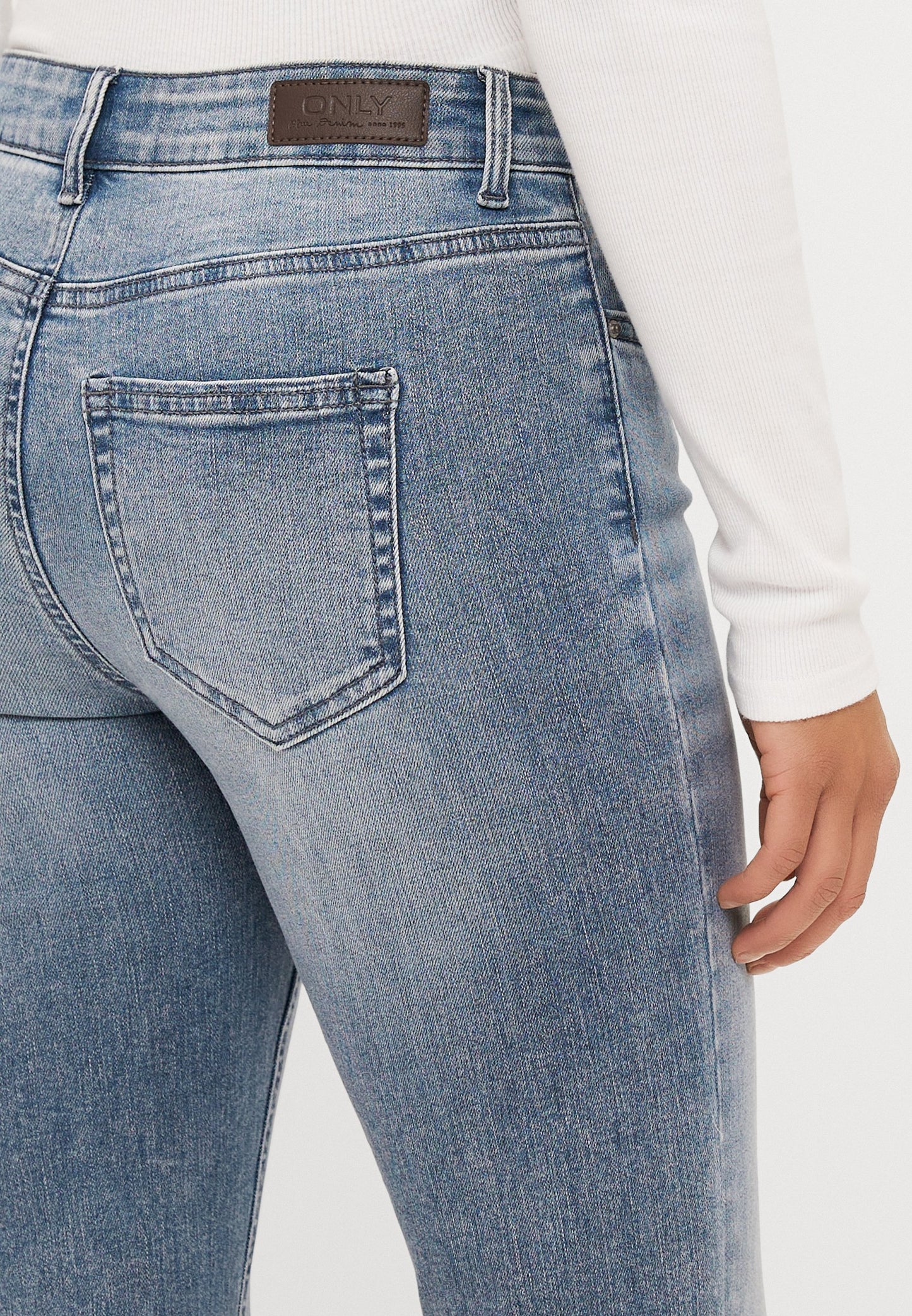 ONLY Petite ONLBLUSH MID WAIST - Flared Jeans - Special Blue Grey Denim